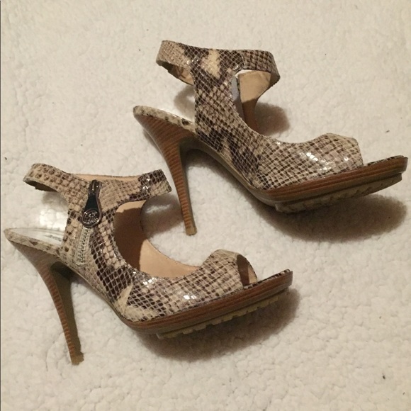Michael Kors Belinda Leather Sandals - Picture 1 of 6
